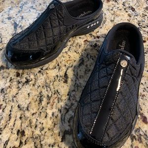 Easy Spirit Traveltime Mules Black